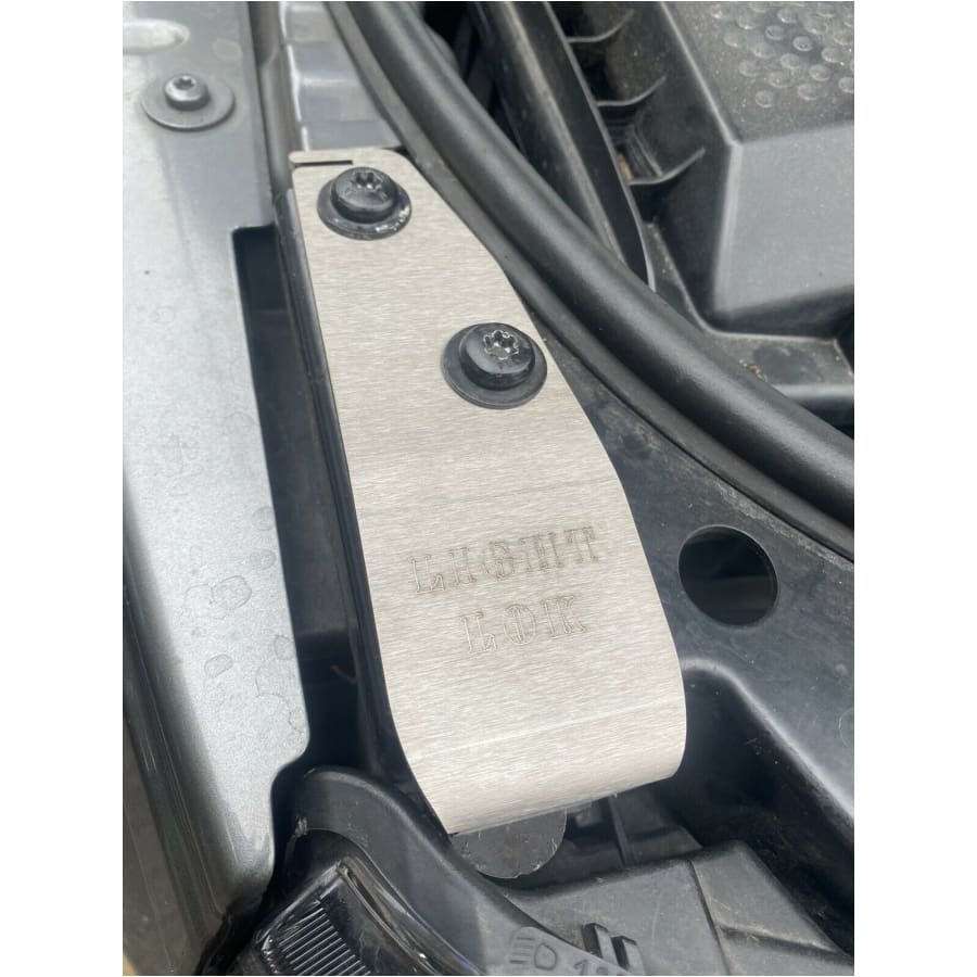 Discovery 3 and 4 (D3/4) Headlamp security brackets