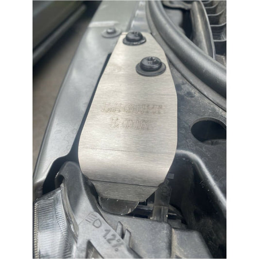 Discovery 3 and 4 (D3/4) Headlamp security brackets