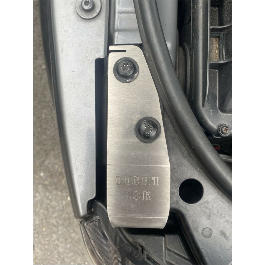 Discovery 3 and 4 (D3/4) Headlamp security brackets